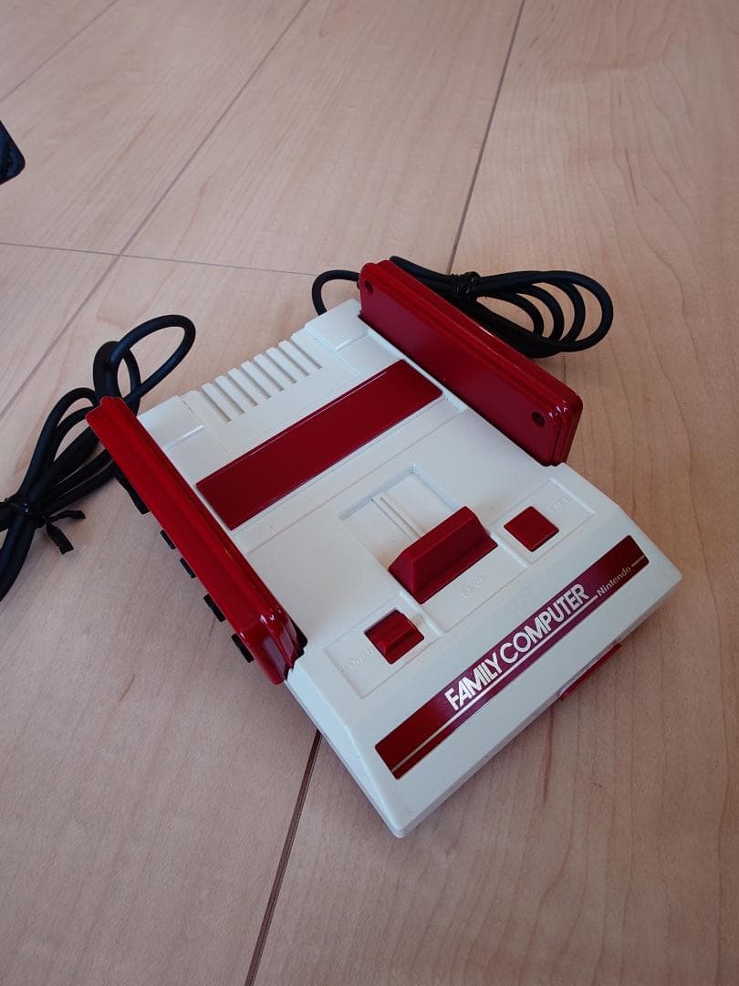 美品【任天堂】ファミコン クラシックミニ ＆ モバイルモニターセット！