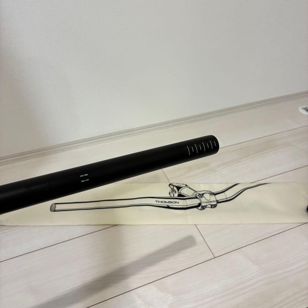 パーツ THOMSON CARBON FLAT BAR 31.8 730mm
