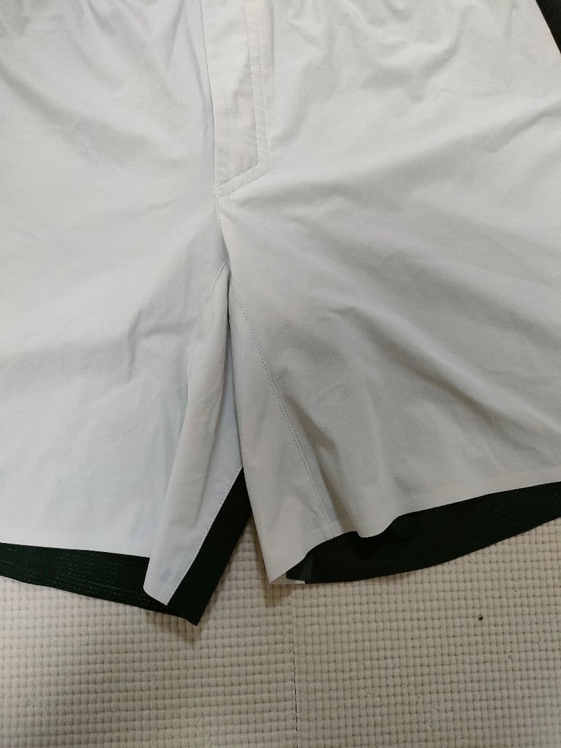 On オン　ハーフパンツ　インナーショーツ付き　ランニング