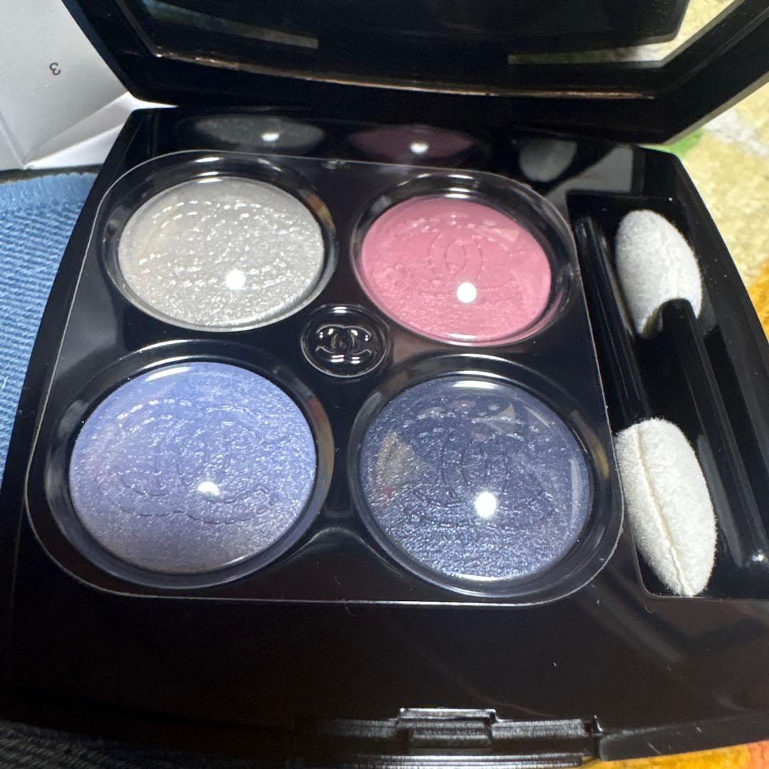新品未使用　正規品　CHANEL アイシャドウパレット 限定　デニム