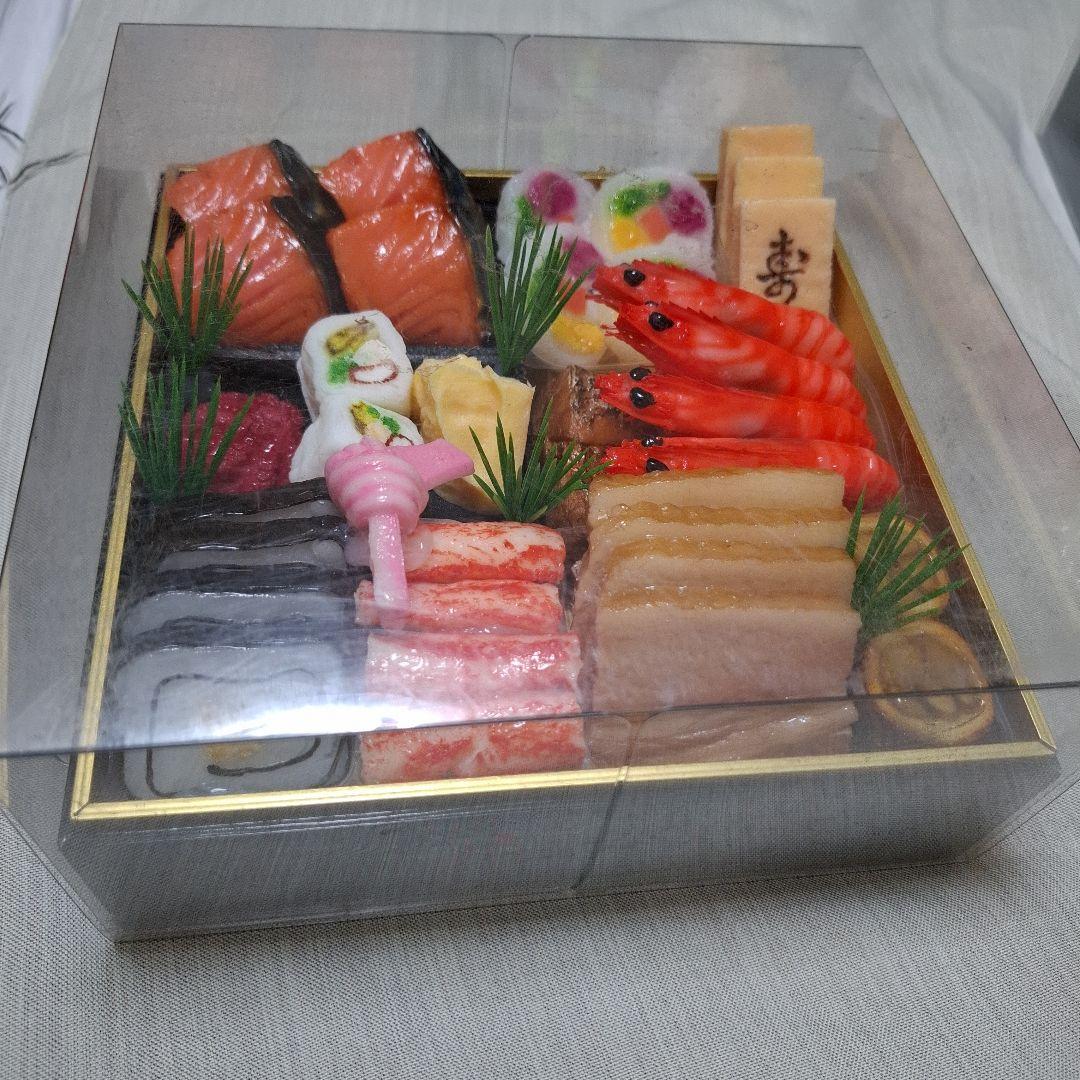 食品サンプル　おせち　三段重　ケース付き