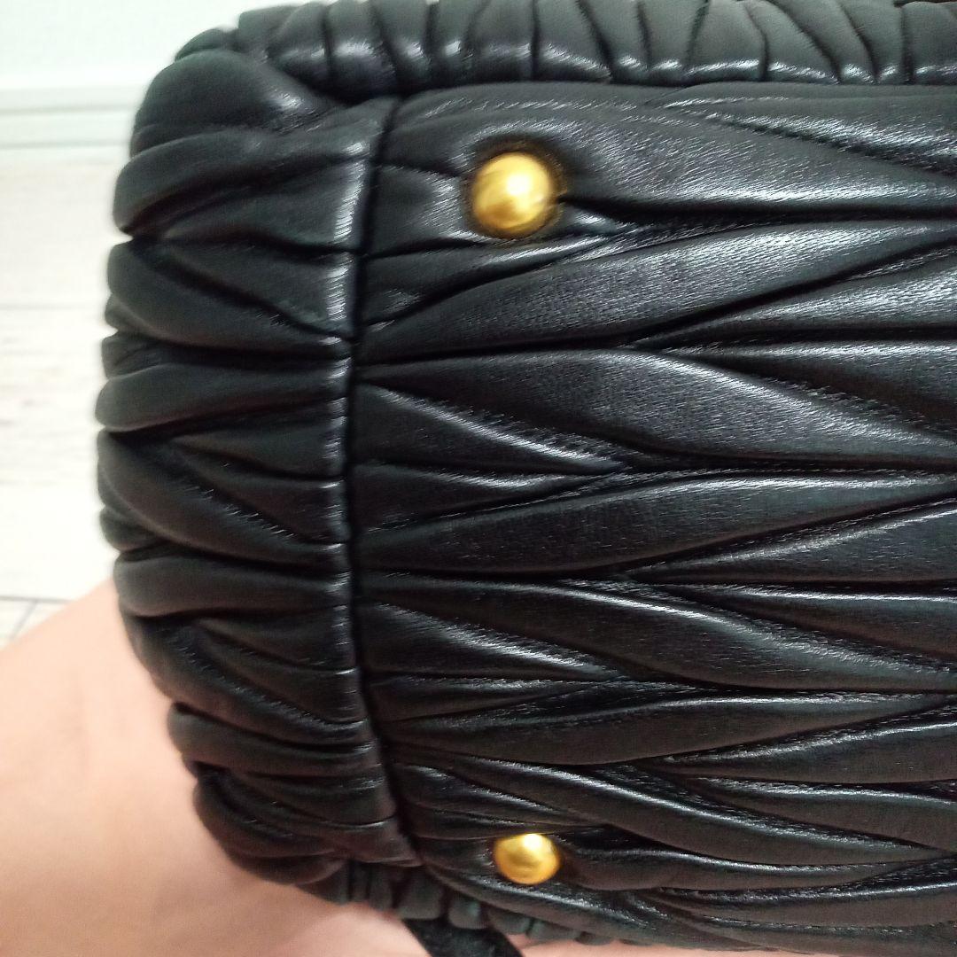 miu miu 黒 レザー バッグ