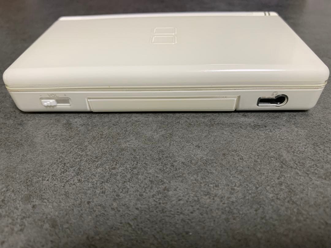Nintendo DS Lite Crystal White本体