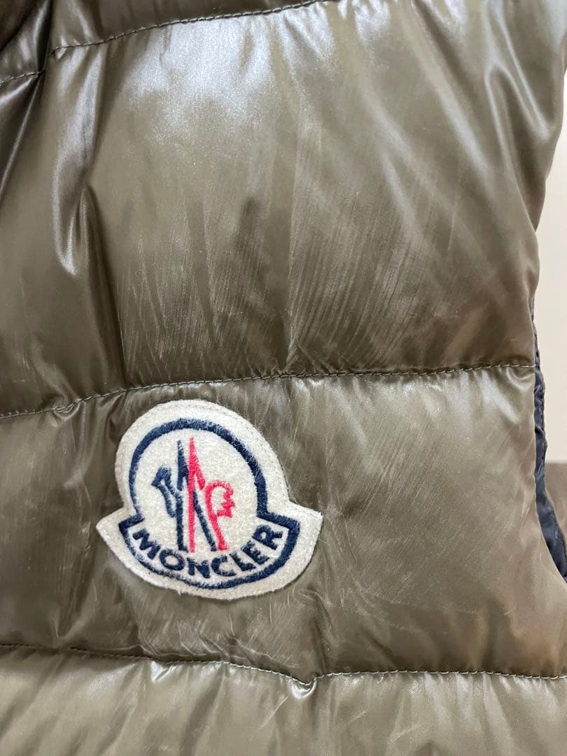 MONCLER オリーブグリーンダウンベスト