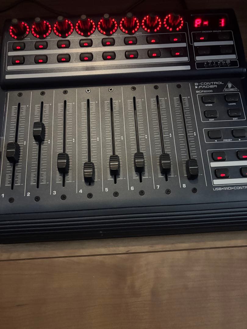 BEHRINGER BCF2000 USB/MIDI 全ボタン反応確認済