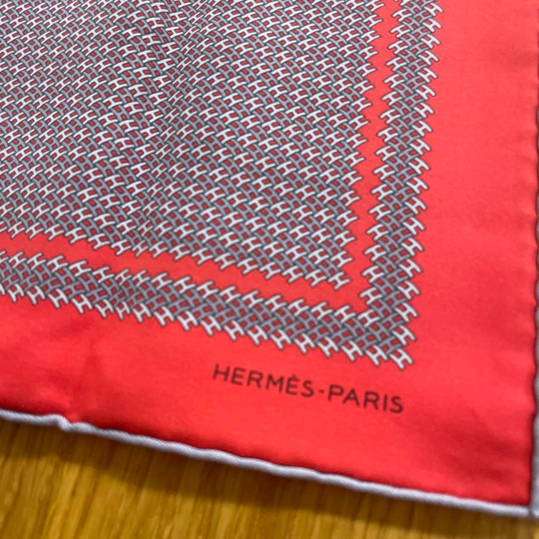 HERMÈS 幾何学模様 シルクハンカチーフ