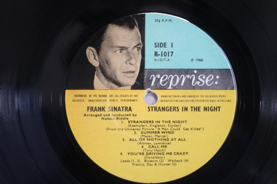 英LP Frank Sinatra Strangers In The Night