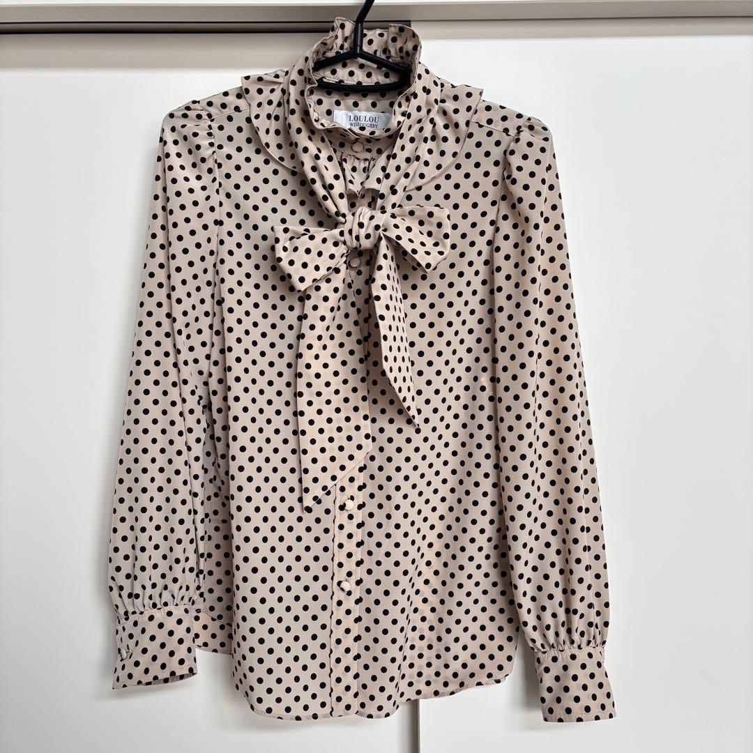 25ss LOULOU WILLOUGHBY デシンドットフリルボウタイブラウス
