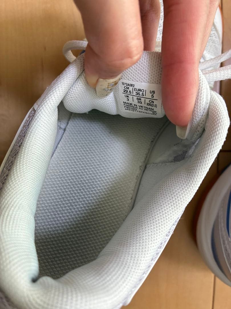 ASICS バレーボールシューズ ホワイト/ブルー　22.5センチ