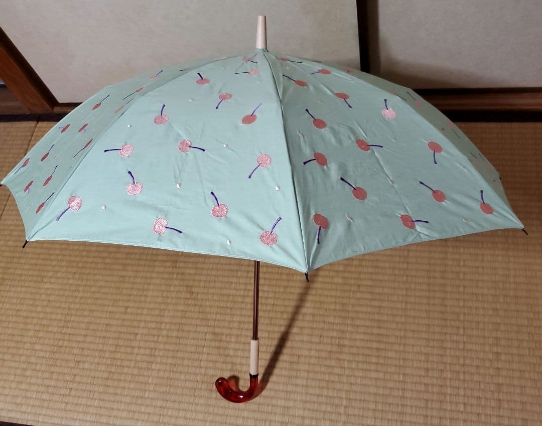 coccaコッカ 折りたたみ日傘さくらんぼ刺繍 cherry dot