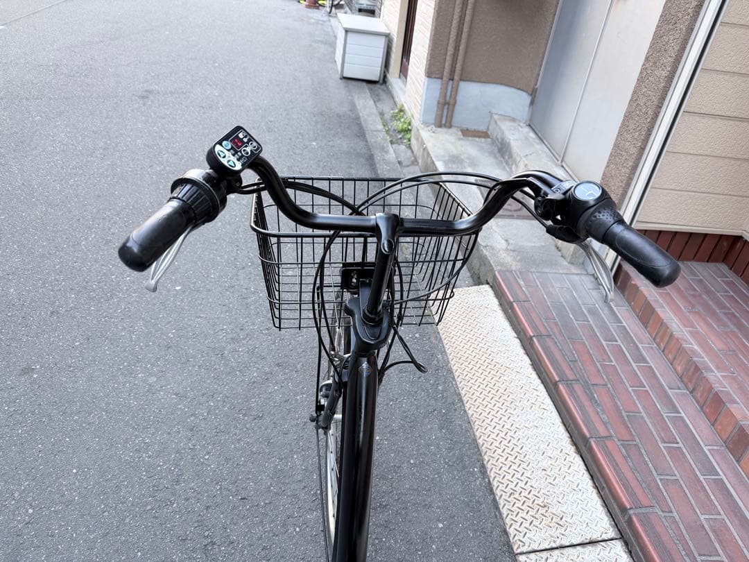 大阪府　ブリヂストン　電動アシスト自転車 シティタイプ 黒 バスケット付き
