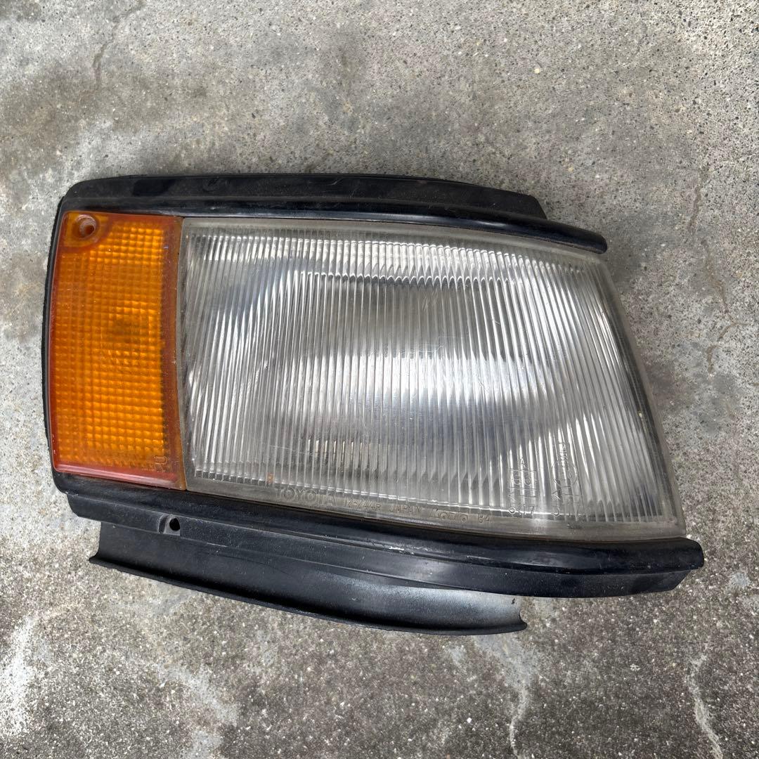 トヨタ　ae86レビン　純正コーナーレンズ　左右　L R