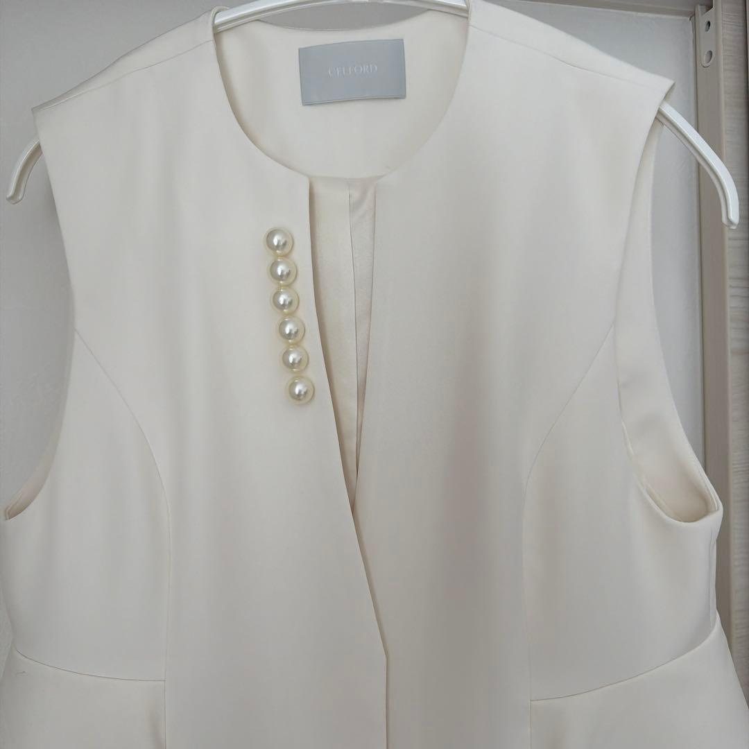 CELFORD☆新作 パールペプラムジレ 美品