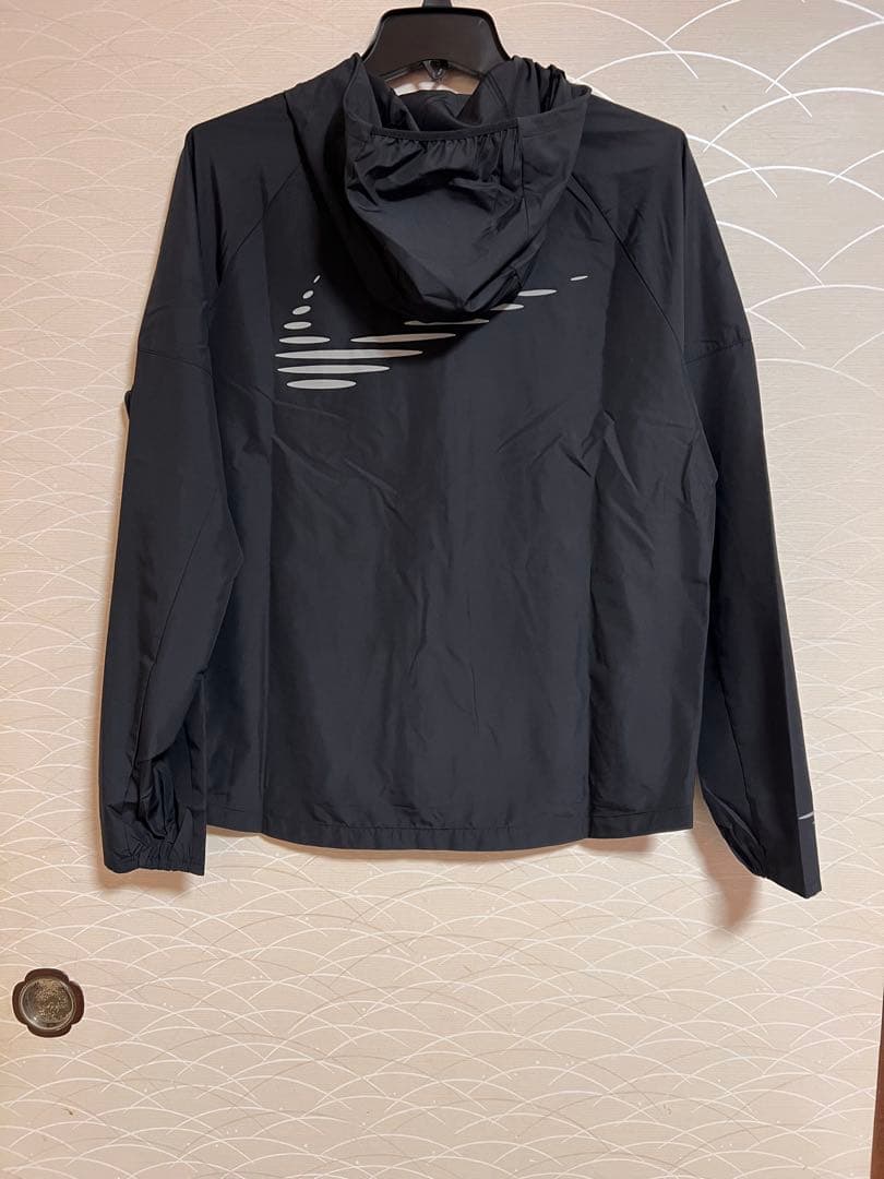 Nike ウィンドブレーカー L 新品
