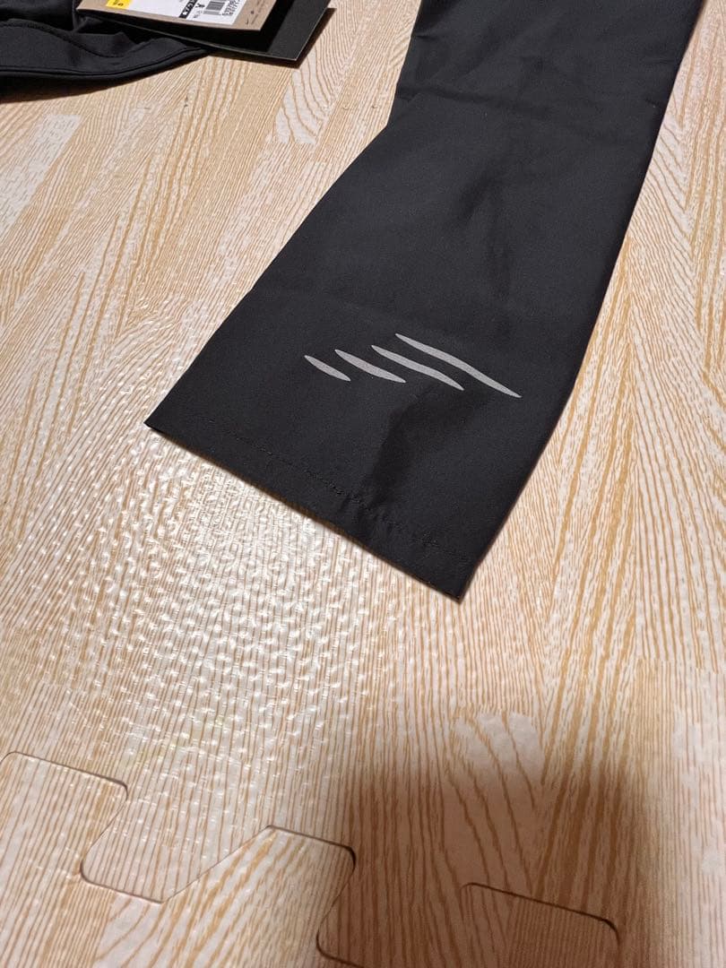 Nike ウィンドブレーカー L 新品