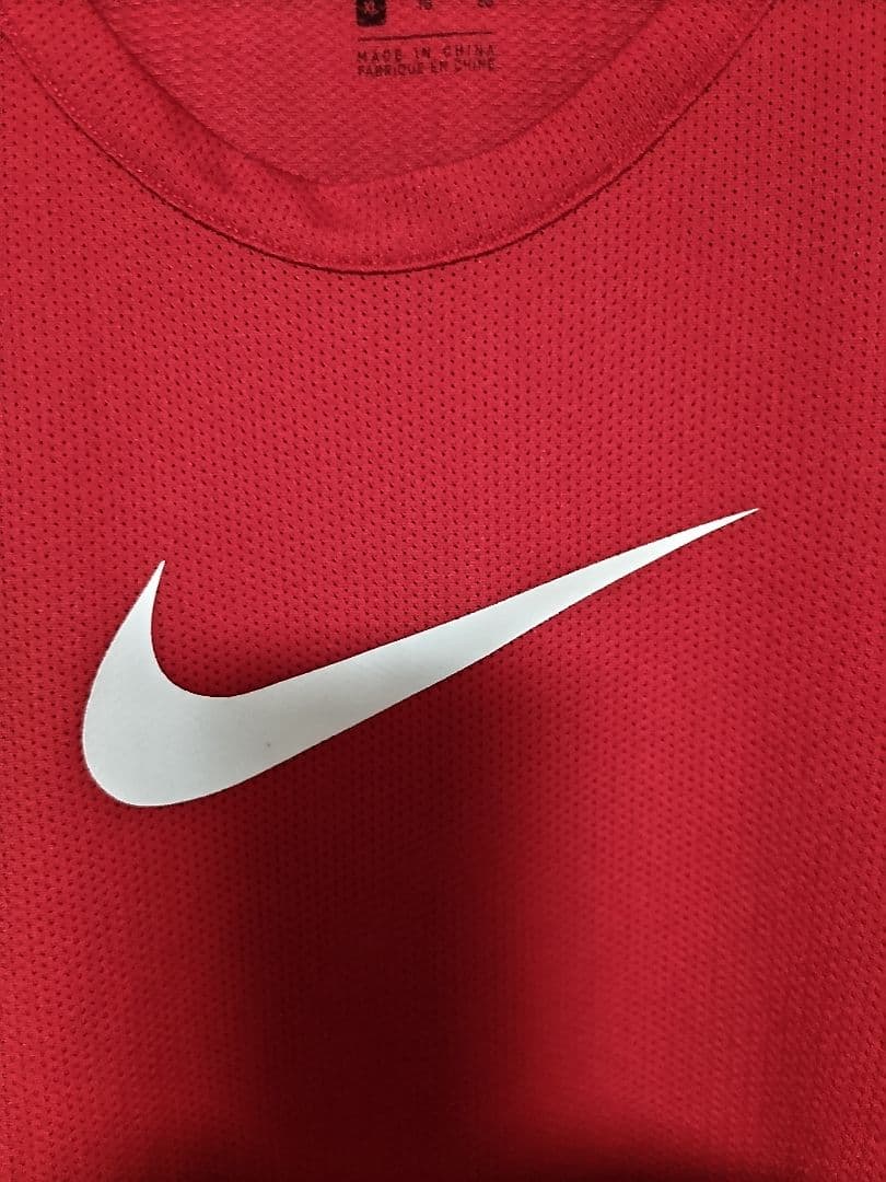 Nike SWOOSH タンクトップ （BV9388-657）