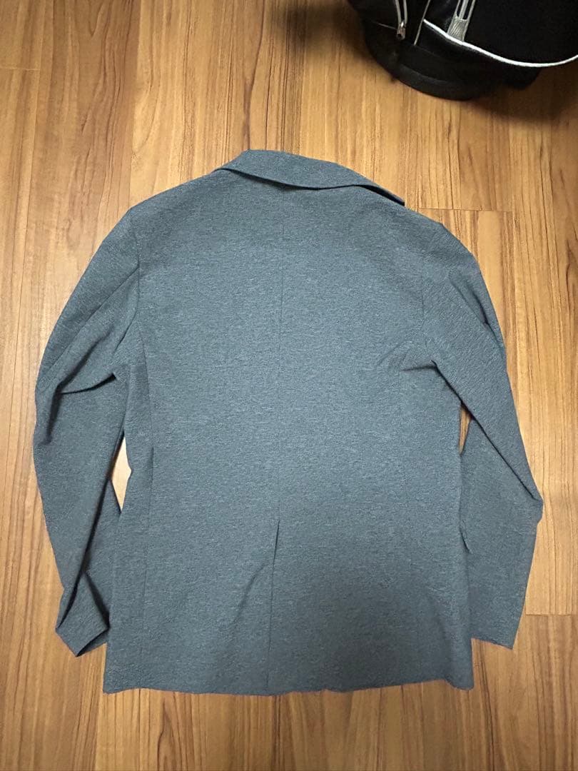 【7000円】GU2着上下スーツセット（グレーとネイビー）