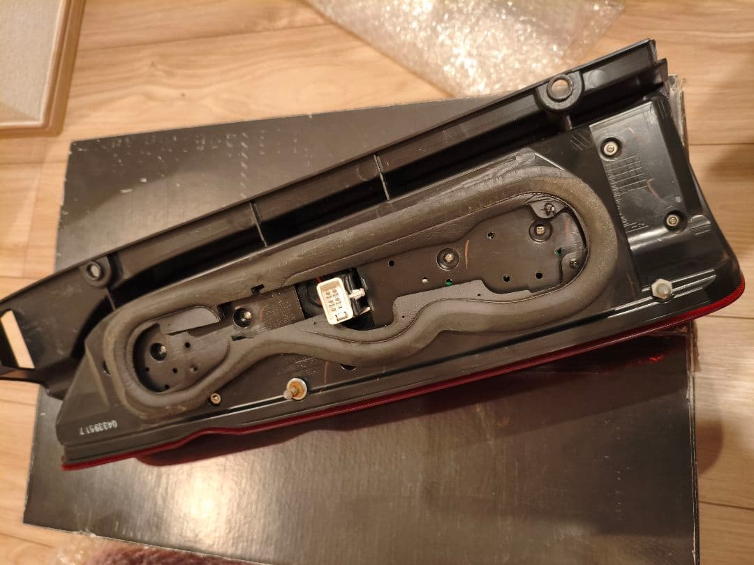 TOM'S LEDテールランプ 2個セット レッド