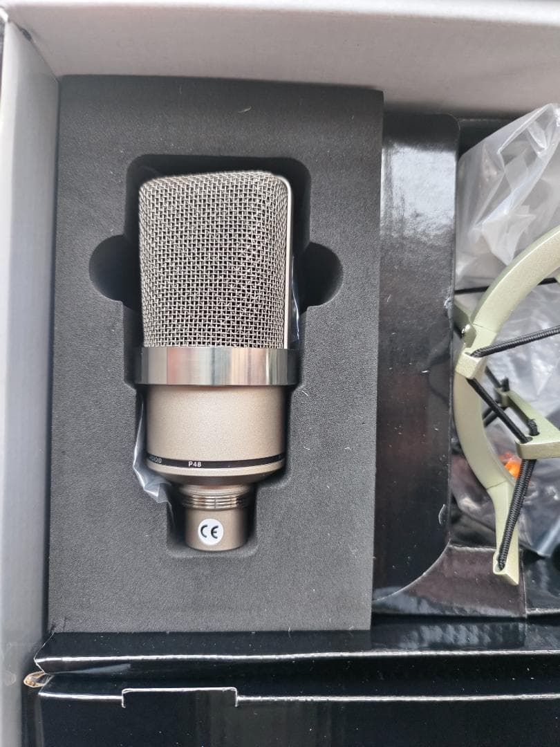 Neumann コンデンサーマイク ショックマウント付き