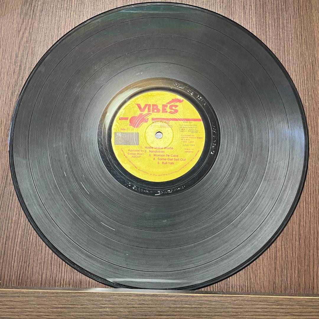 LP’ Junior Demus / Welcome