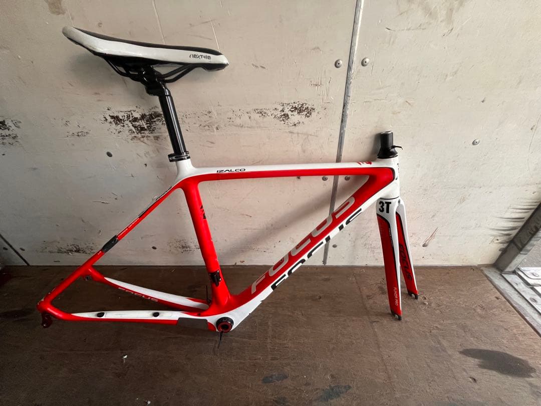 FOCUS IZALCO PRO 2011フレームハイモジュラスカーボン