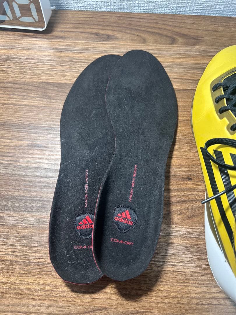 F50アディゼロ　ゴールドメッシ着用