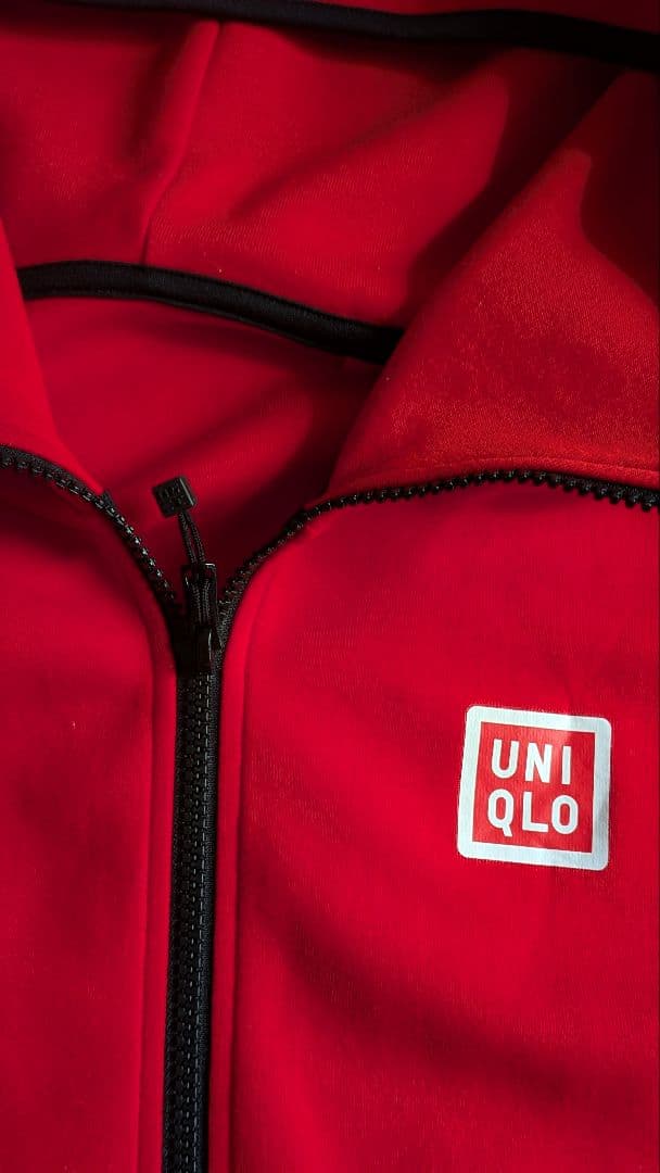 UNIQLO 赤 フルジップ フード付きジャージ