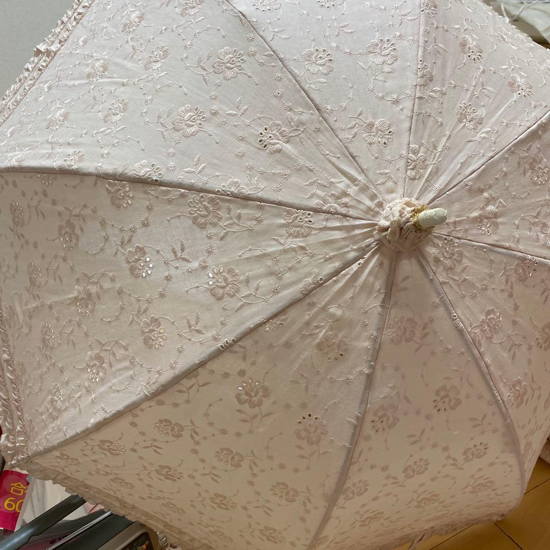 刺繍入りピンク日傘