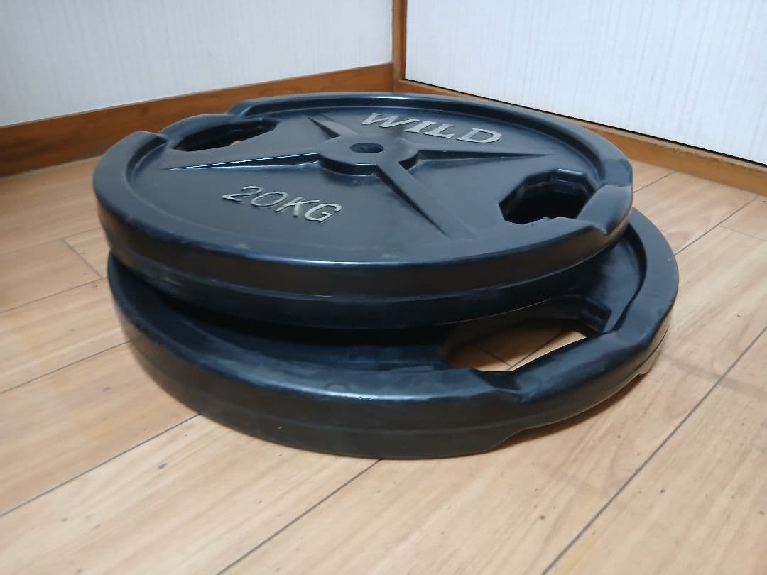 ① WILD FIT バーベル　プレート 20kg x 1枚