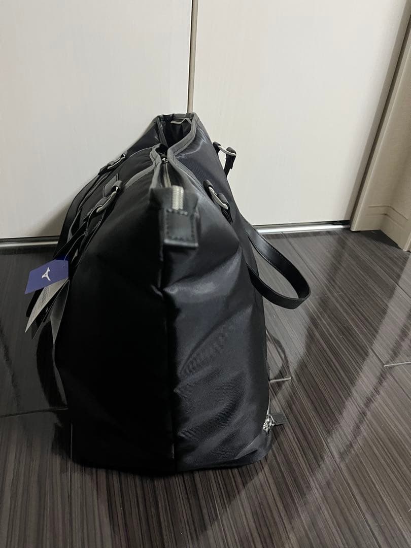 Mizunoブラックトートバッグ 5LJB2203 定価¥15400を安くします