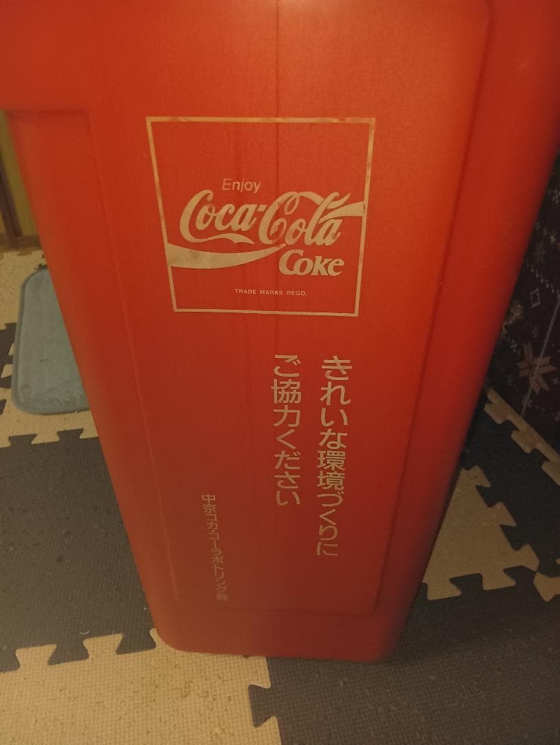 マニア必見！コカ・コーラ空缶入れ