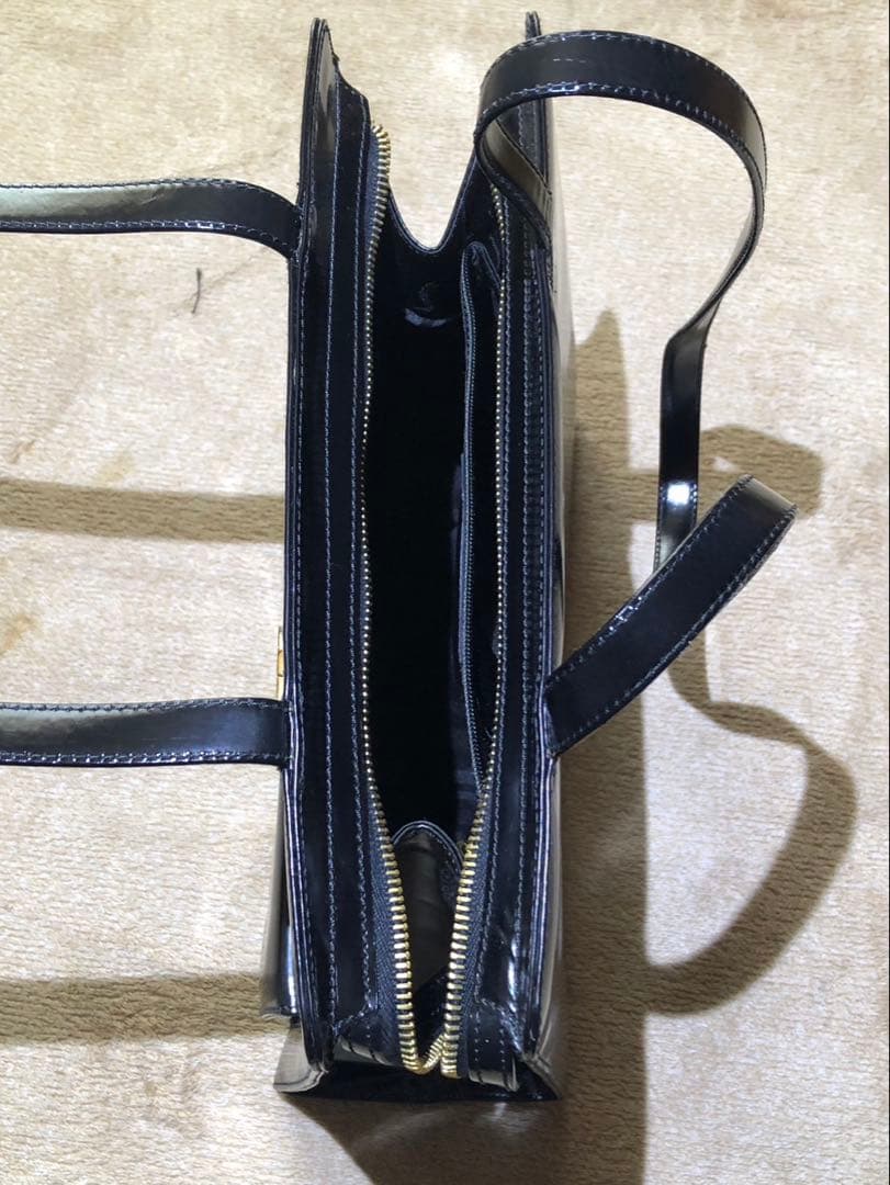 ⭐️Ferragamo/フェラガモ レザーハンドバッグ 箱/袋あり