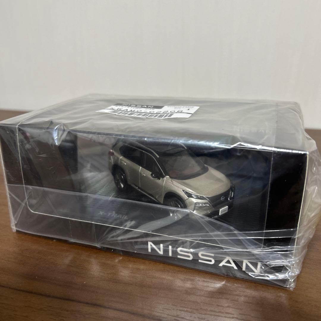 京商　NISSAN X-TRAIL 1/43 ミニカー　エクストレイル