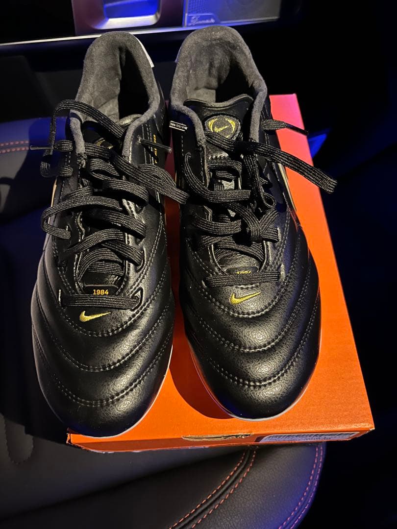 NIKE サッカースパイクティエンポリゲラ　黒　新品　25.5 箱あり