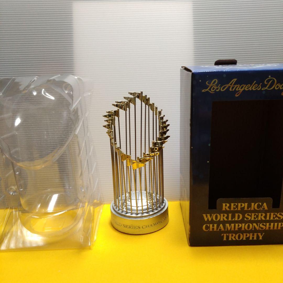 ドジャース　ワールドシリーズ　トロフィーレプリカ2025/6/17スタジアム配布