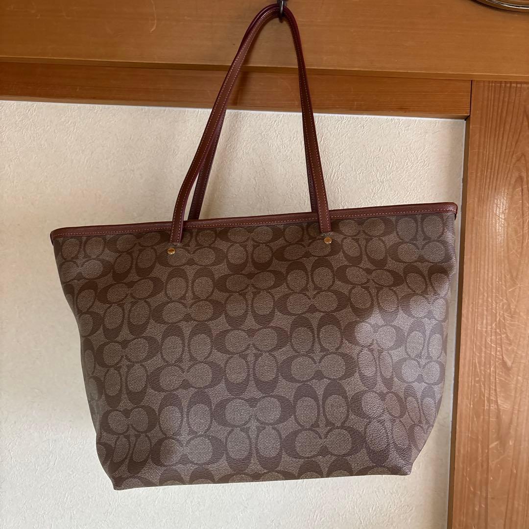 コーチ　バッグ　未使用に近い