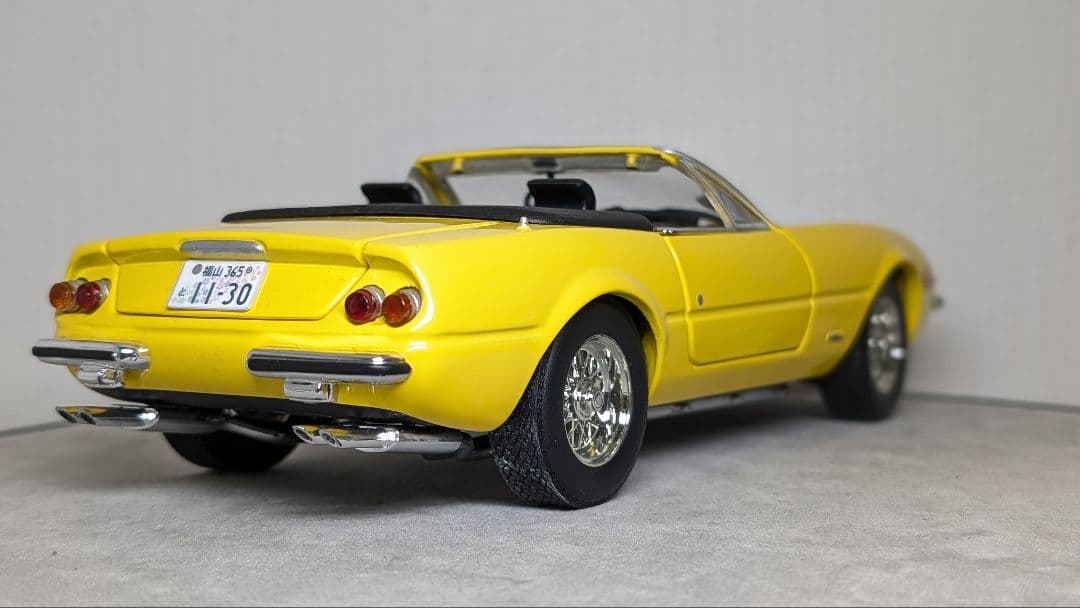 【お値下げ大歓迎】1/18 フェラーリ 365GTS/4 (デイトナスパイダー)