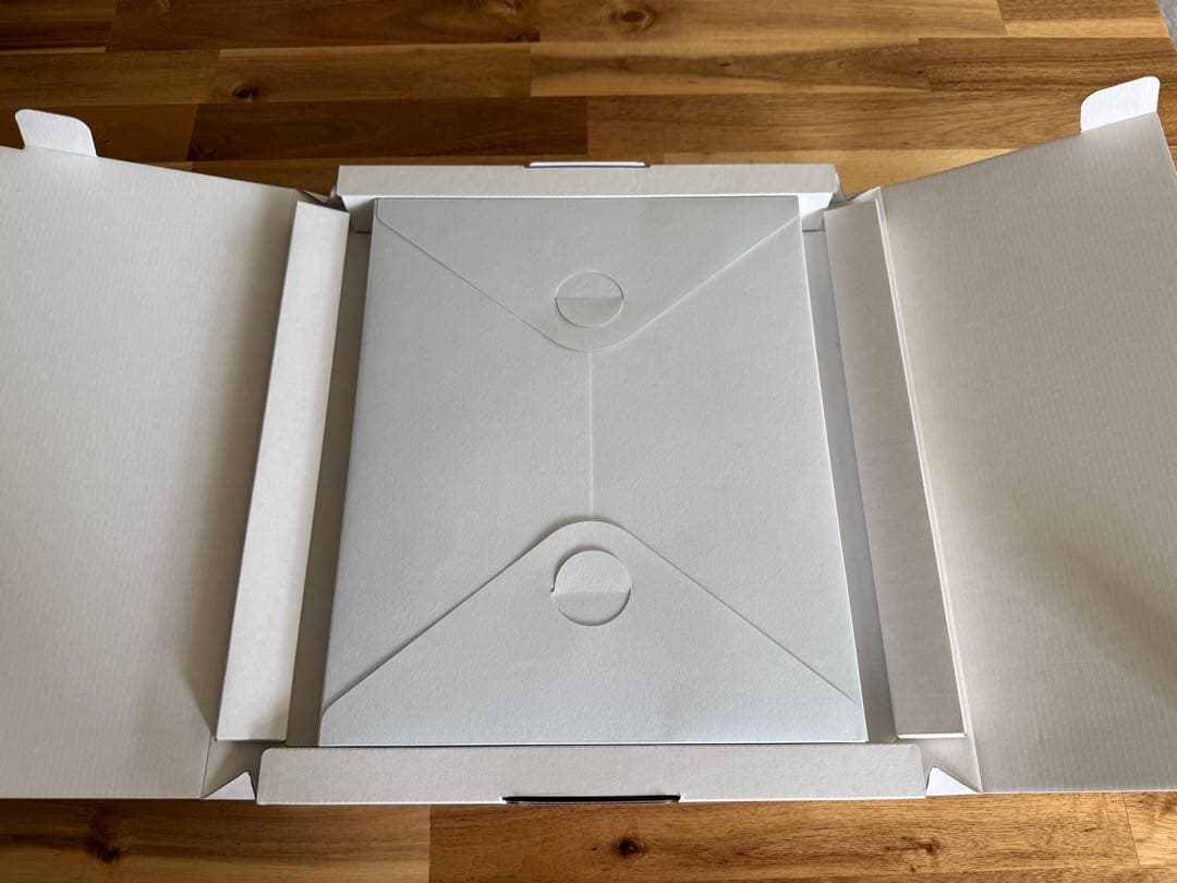 アート・デザイン・音楽 Designed by Apple in California