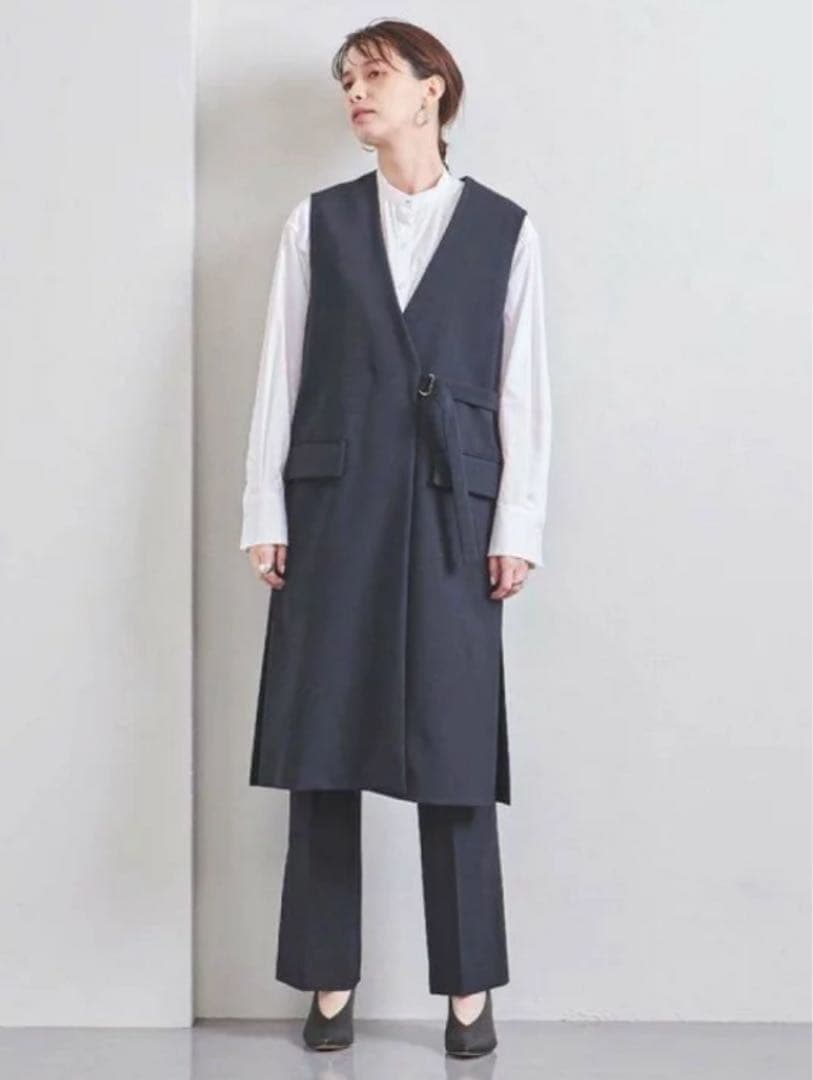 ほぼ新品★ユナイテッドアローズ　ノーカラーロングジレ　ネイビー