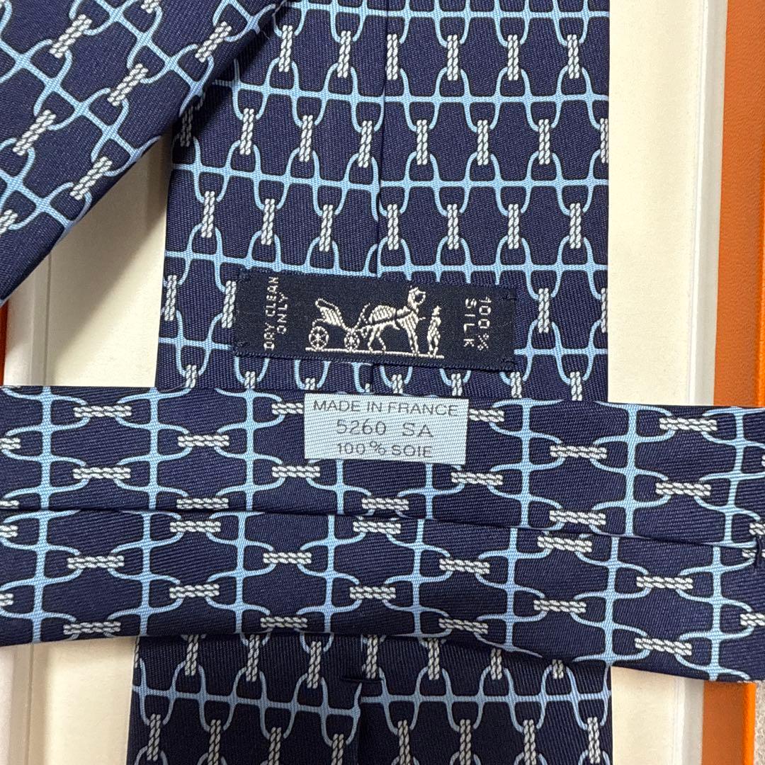 美品　エルメス　ネクタイ　紺　幾何学模様