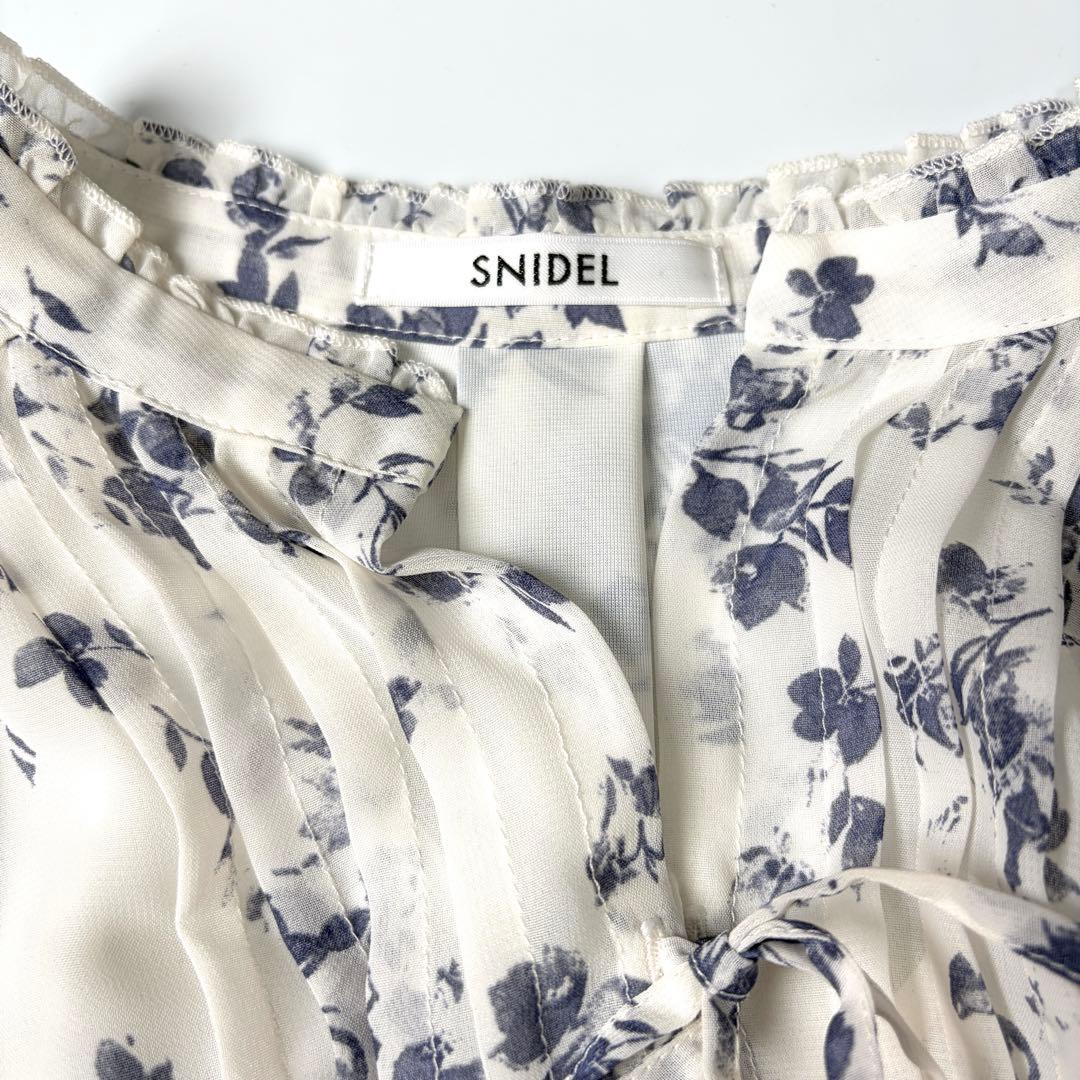 【美品】SNIDEL 24AW Sustainaプリーツプリントワンピース