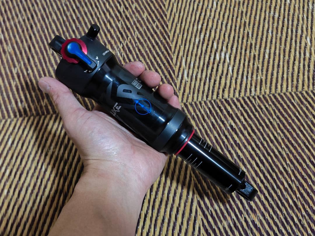 パーツ ROCKSHOX DELUXE SELECT+ 230X60