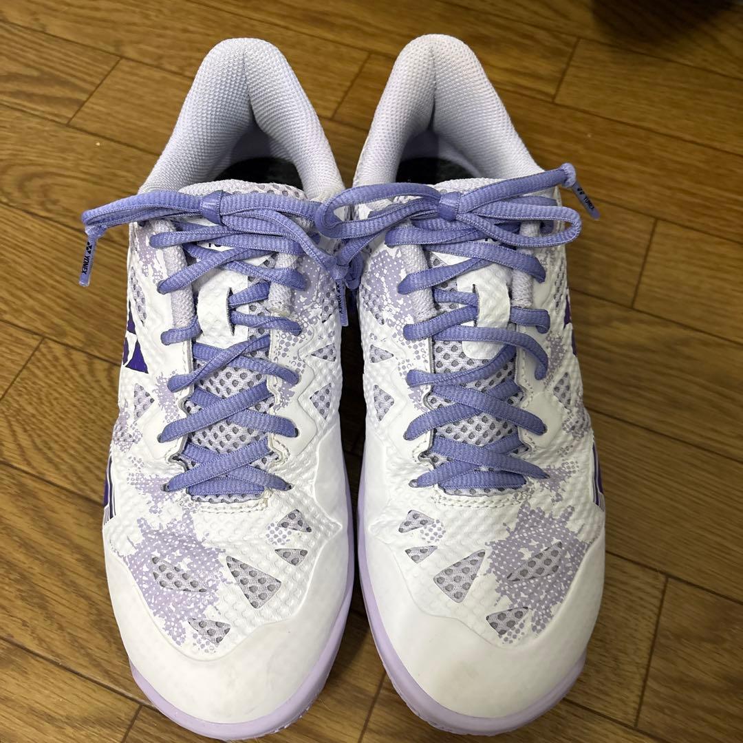 YONEX バドミントンシューズ ２４センチ ホワイト/パープル