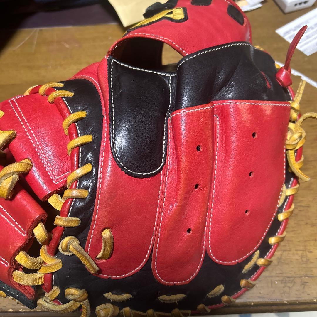 ハタケヤマ　野球キャッチャーミット　赤黒