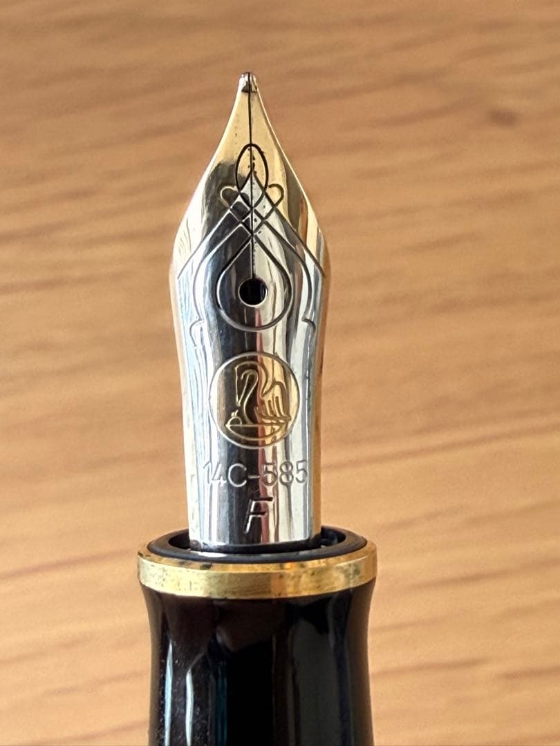 【週末値下げ】Pelikan（ペリカン）万年筆 スーベレーン M400 F