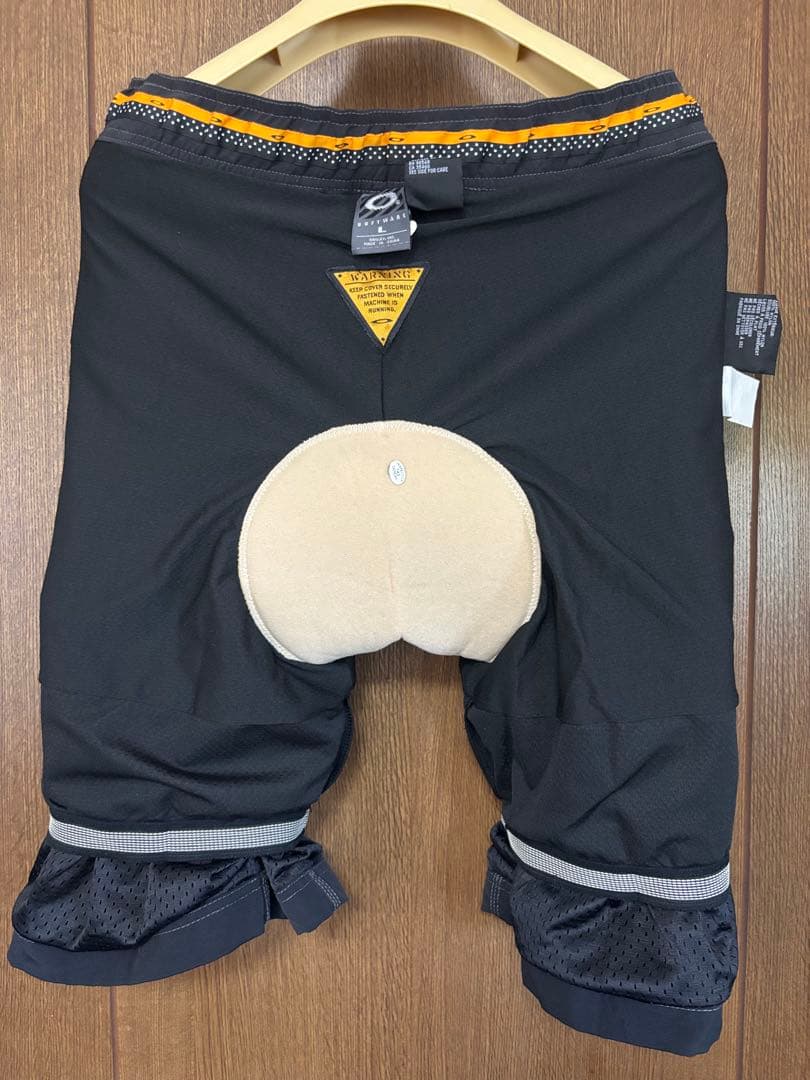 J*Y様 300円〜オールド・オークリー サイクルハーフパンツ黒　L 未使用