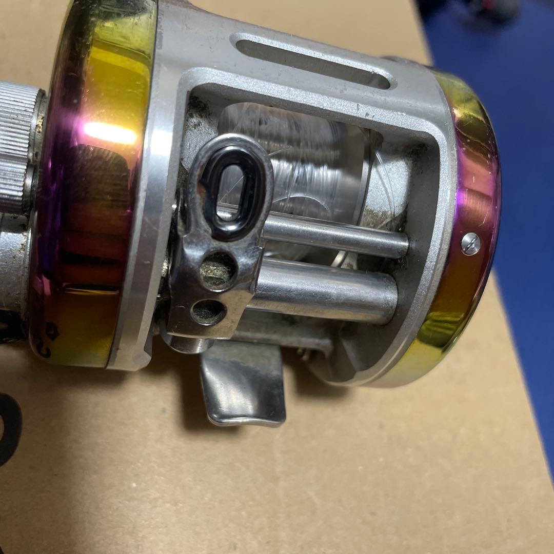 VARIUS F300 ベイトリール チタン