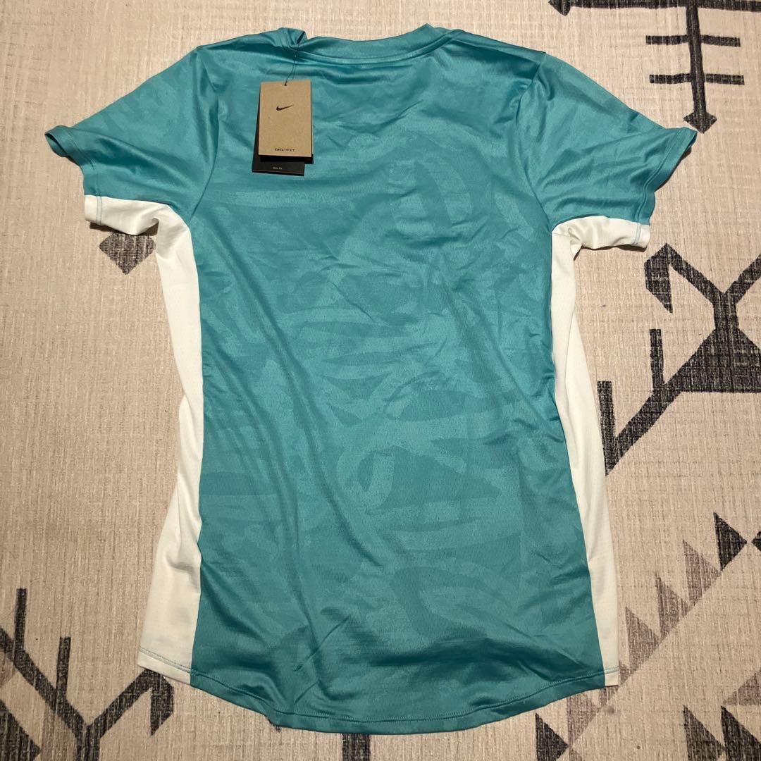 新品未使用 Nike テニスジャージ S水色　スリムフィット