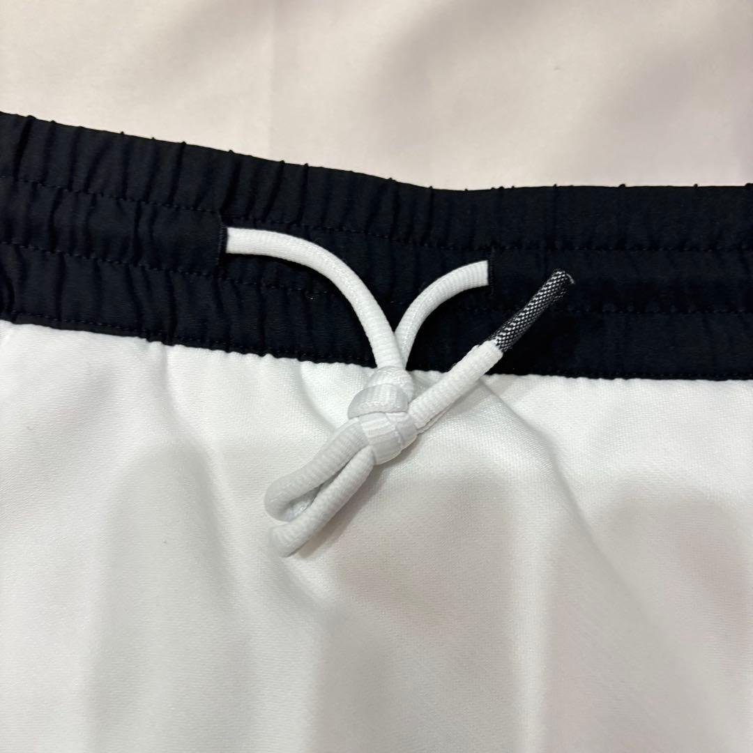 新品adidasゴルフ　タータンチェック柄 セーター　Bosロゴ入りスカート