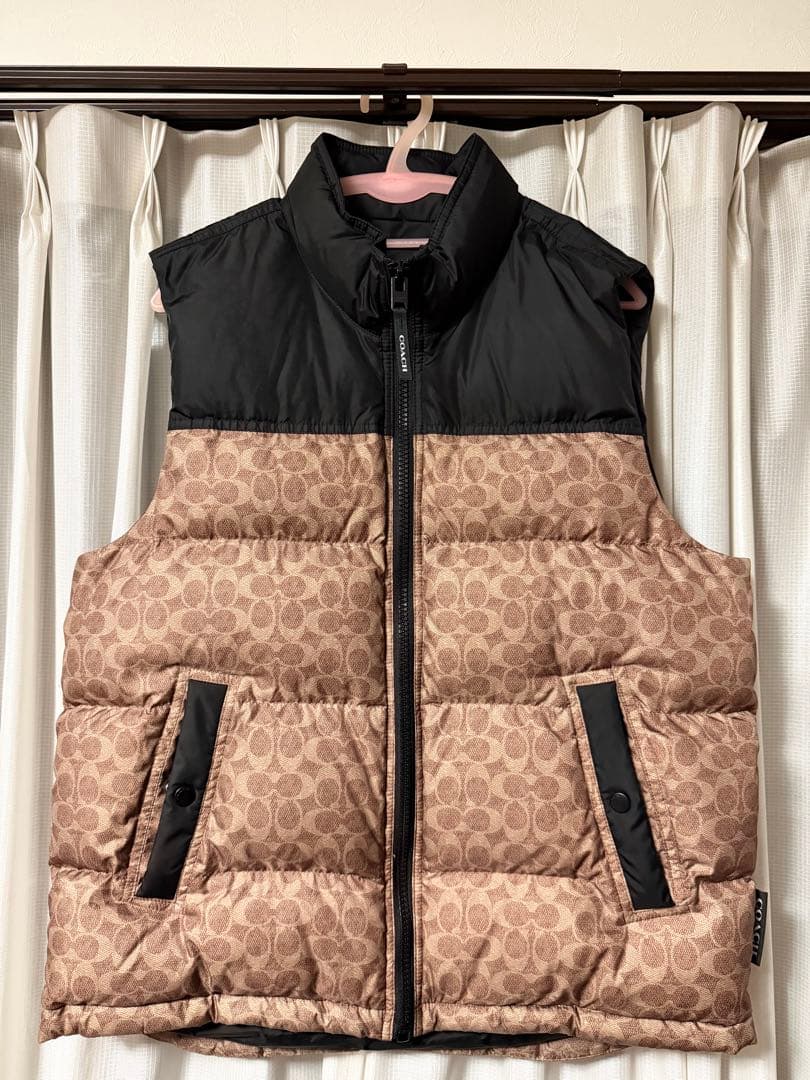 COACH モノグラム ダウンベスト ベージュ L